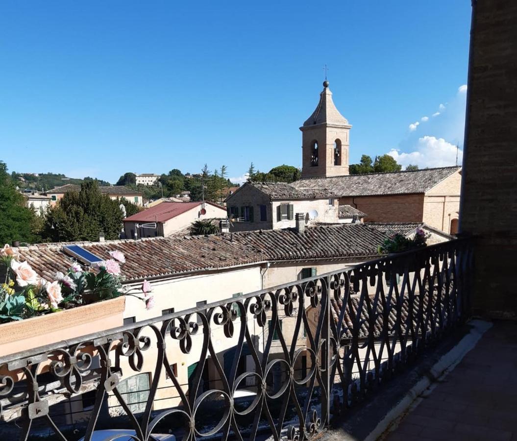 Palazzo Tuemi Leilighet Castelplanio Eksteriør bilde